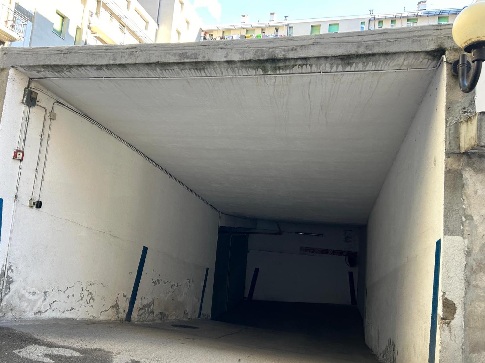 アオスタUn Nido Nel Centro Storico Con Garageアパートメント エクステリア 写真